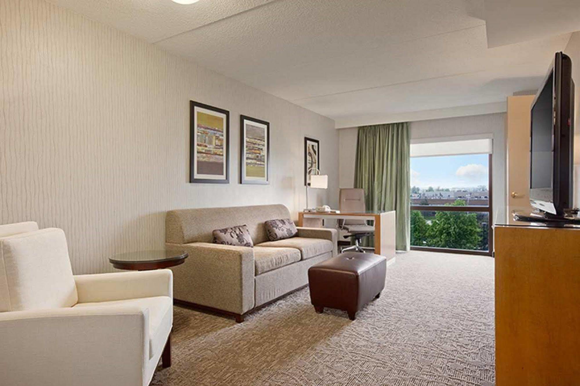 Embassy Suites By Hilton Auburn Hills Zimmer foto
